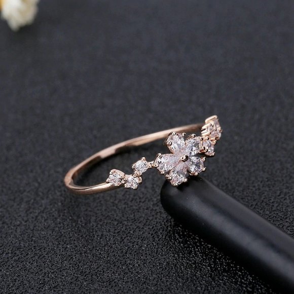 NEW 18K Rose Gold Diamond Flower Ring A - Picture 6 of 6